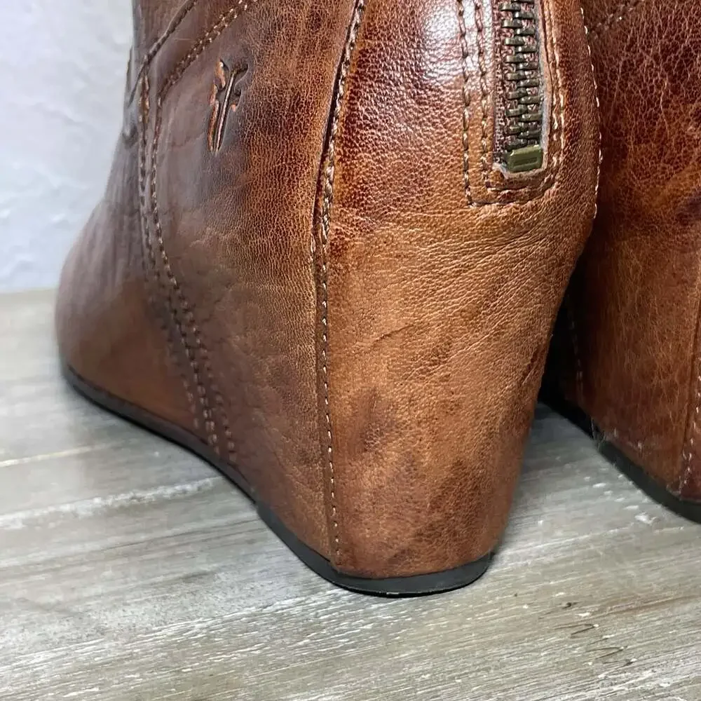 Frye Carson Hidden Wedge Bootie Womens 7.5 Cognac Leather Western Cowgirl Ankle